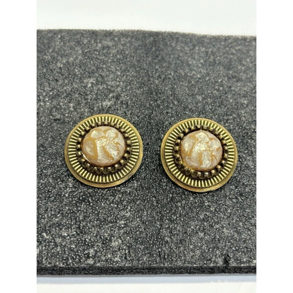 VTG ROUND GOLD TONE FAUX BAROQUE PEARL CLIP EARRINGS ETRUSCAN Art FLORENZA